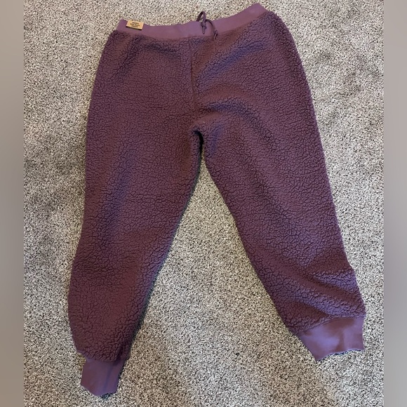 NEW WITH TAGS XL Pink Victoria Secret Sherpa Joggers - Picture 3 of 4